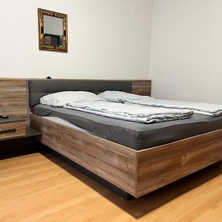 Charming 1Br Apartment Perfect For Long Stays Вена Экстерьер фото