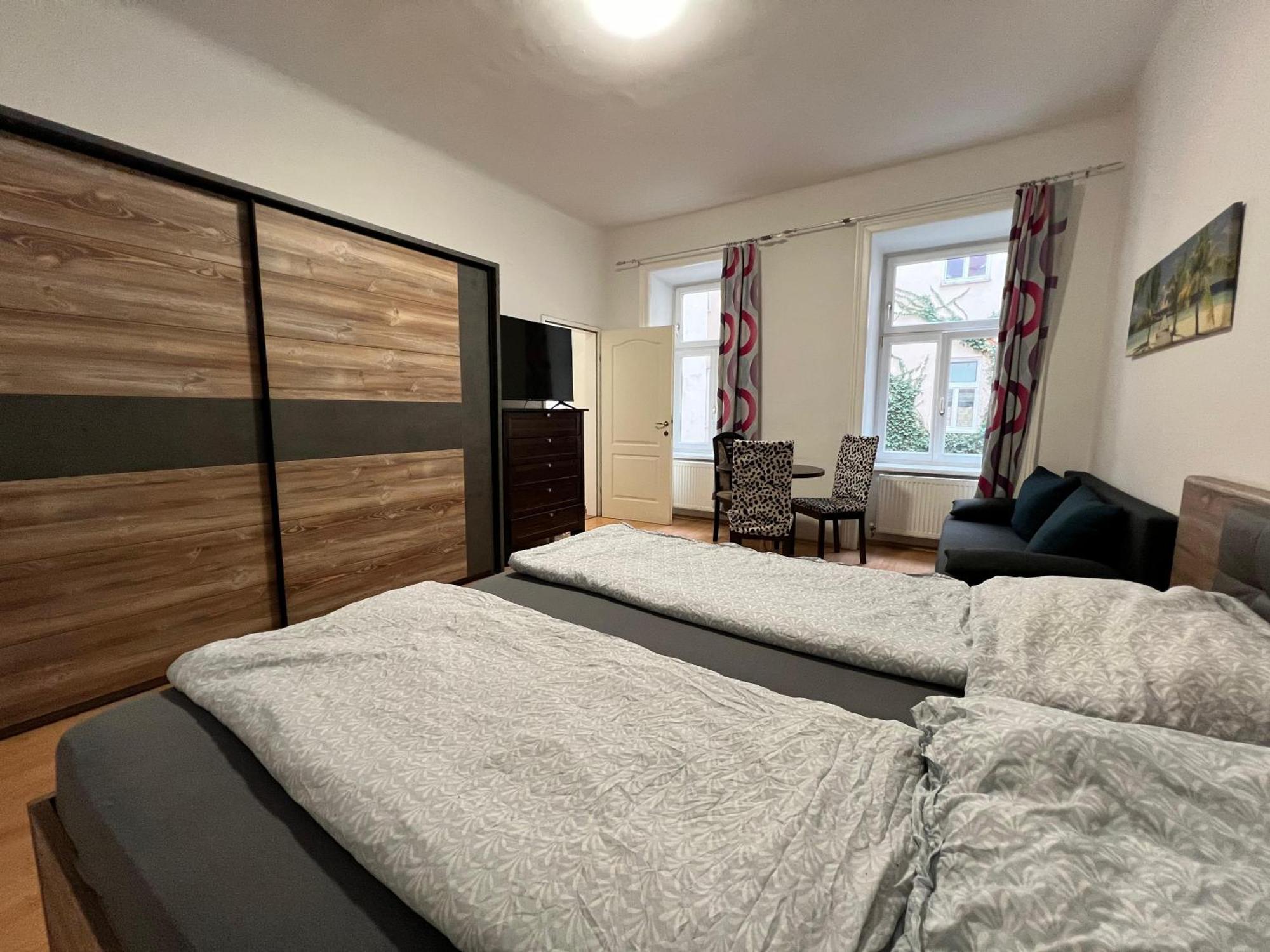 Charming 1Br Apartment Perfect For Long Stays Вена Экстерьер фото