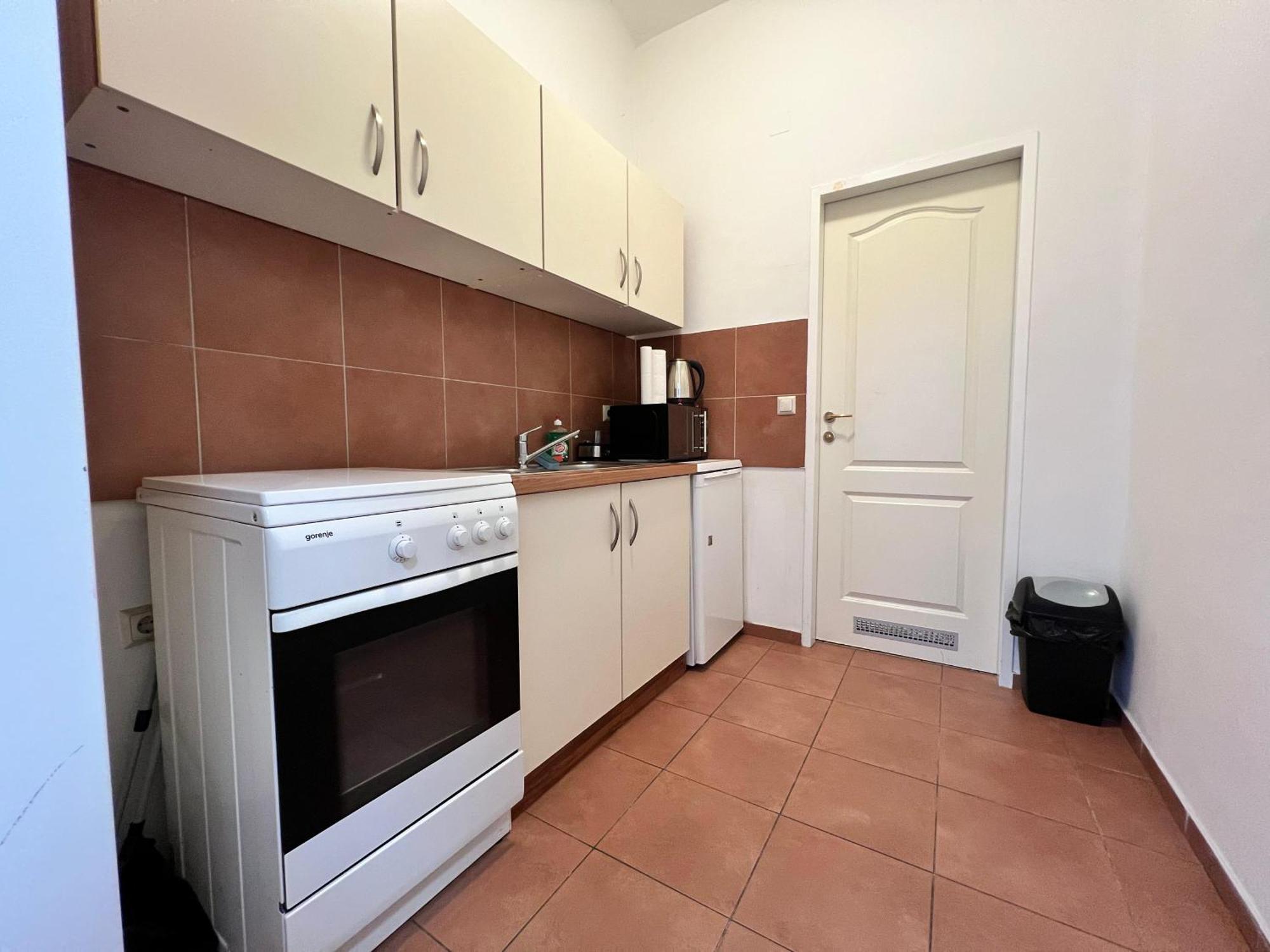Charming 1Br Apartment Perfect For Long Stays Вена Экстерьер фото