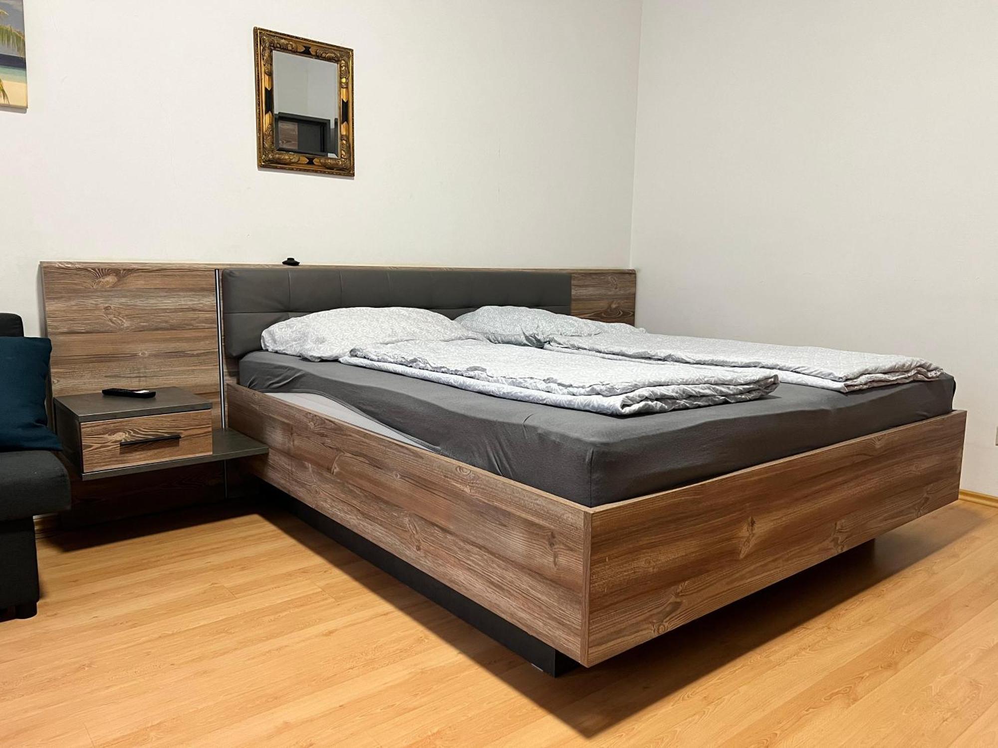 Charming 1Br Apartment Perfect For Long Stays Вена Экстерьер фото