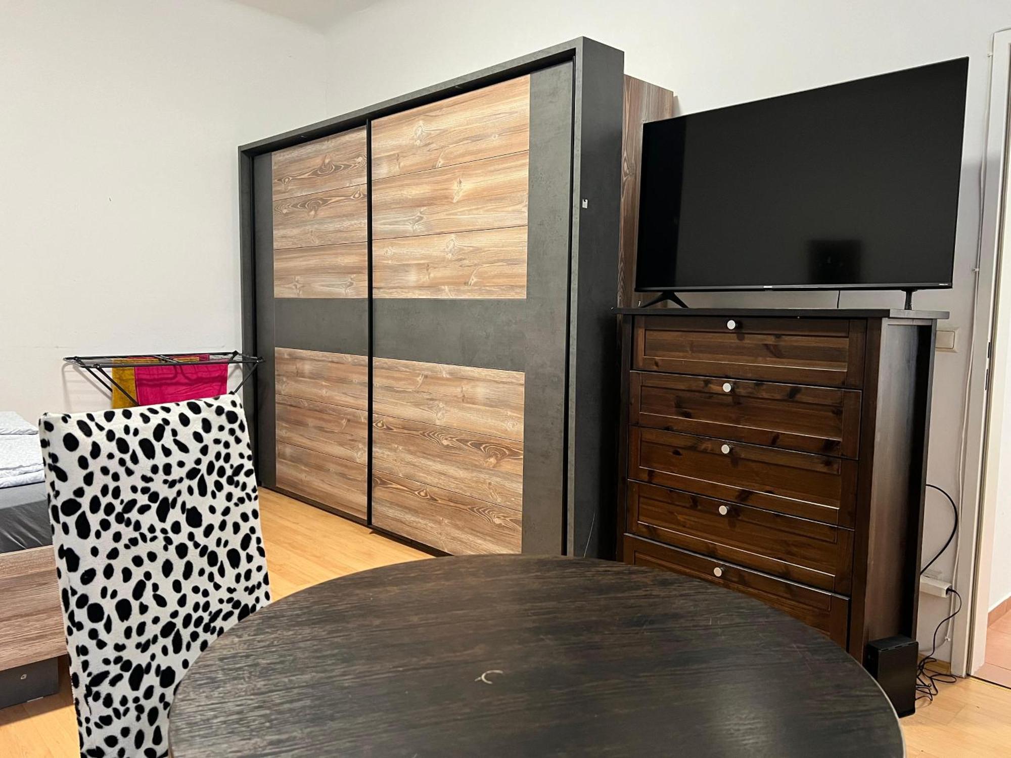 Charming 1Br Apartment Perfect For Long Stays Вена Экстерьер фото